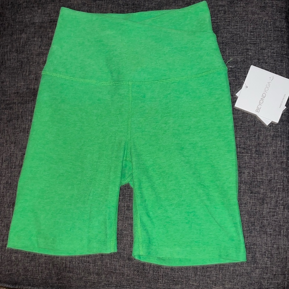 NWT beyond yoga space dye biker shorts